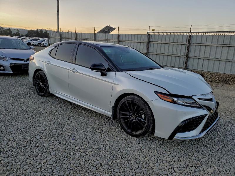 Фото 4 - TOYOTA CAMRY