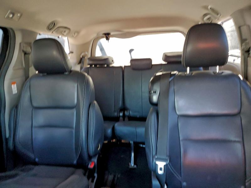 Фото 10 - TOYOTA SIENNA