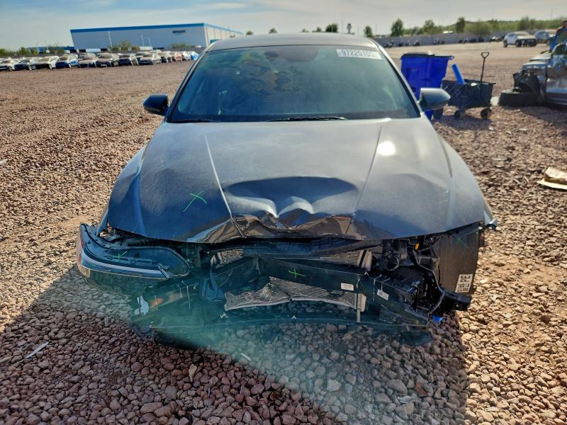 Фото 5 - HYUNDAI ELANTRA