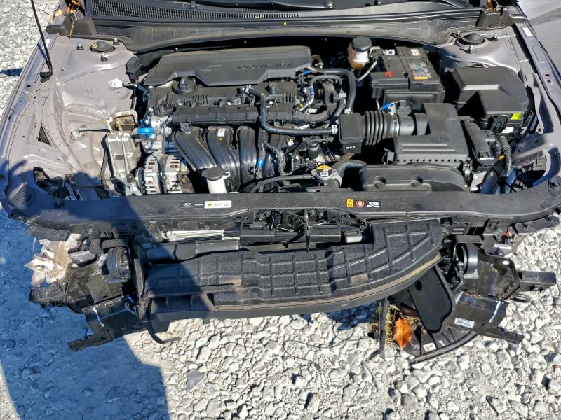 Фото 11 - HYUNDAI ELANTRA