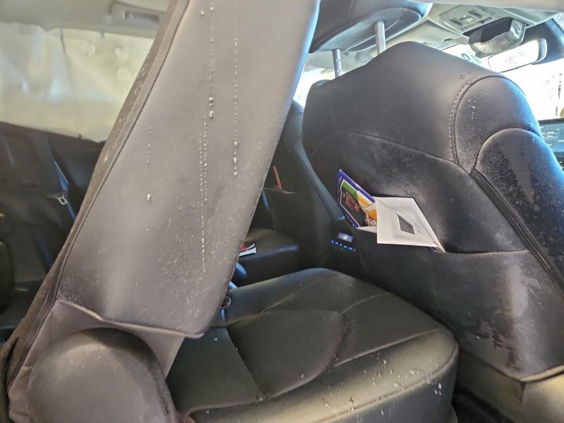 Фото 11 - TOYOTA HIGHLANDER