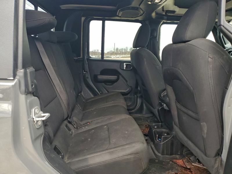 Фото 10 - JEEP GLADIATOR