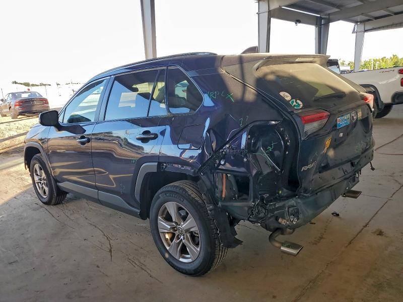 Фото 2 - TOYOTA RAV4