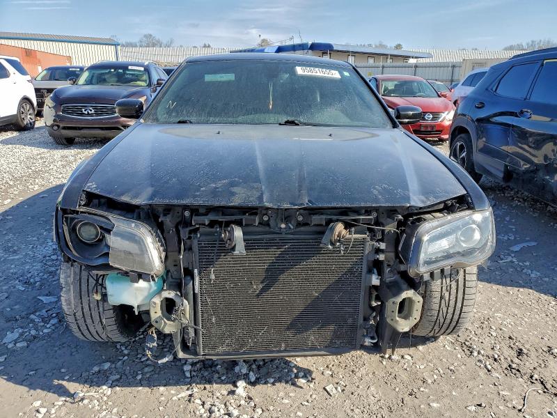 Фото 5 - CHRYSLER 300