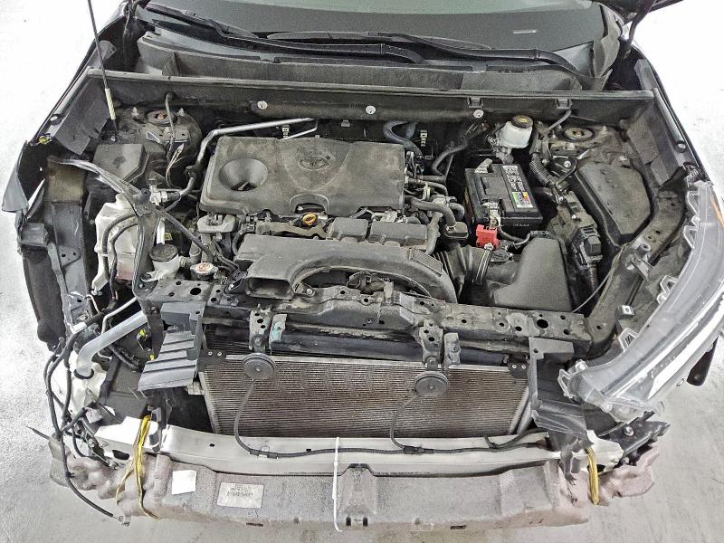 Фото 12 - TOYOTA RAV4