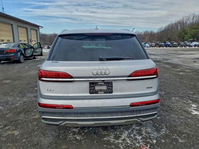 Фото 6 - AUDI Q7