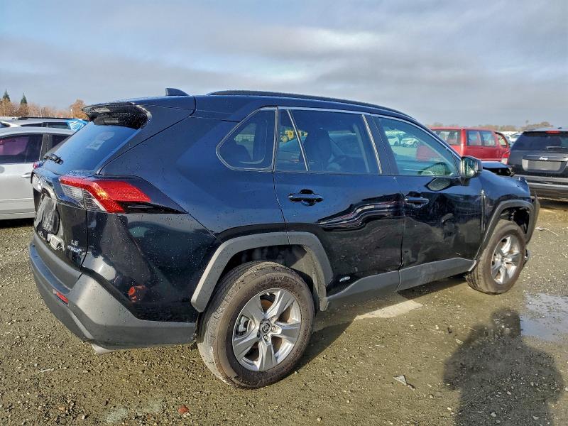 Фото 3 - TOYOTA RAV4