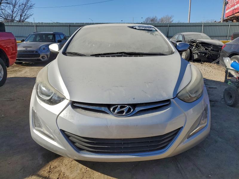 Фото 5 - HYUNDAI ELANTRA