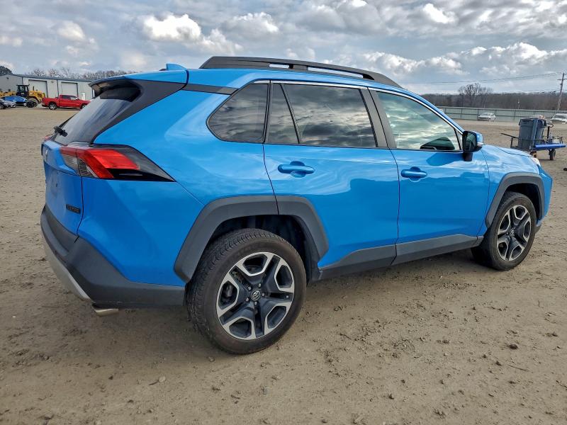 Фото 3 - TOYOTA RAV4