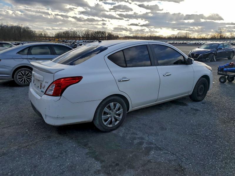 Фото 3 - NISSAN VERSA