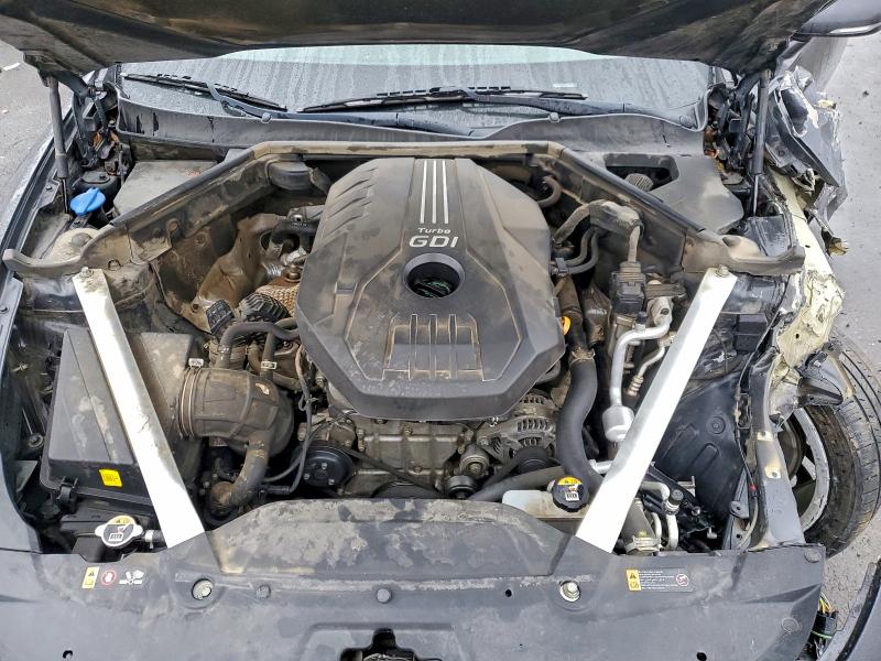 Фото 11 - KIA STINGER