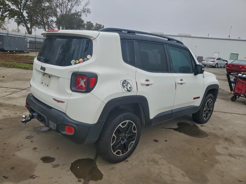 Фото 3 - JEEP RENEGADE