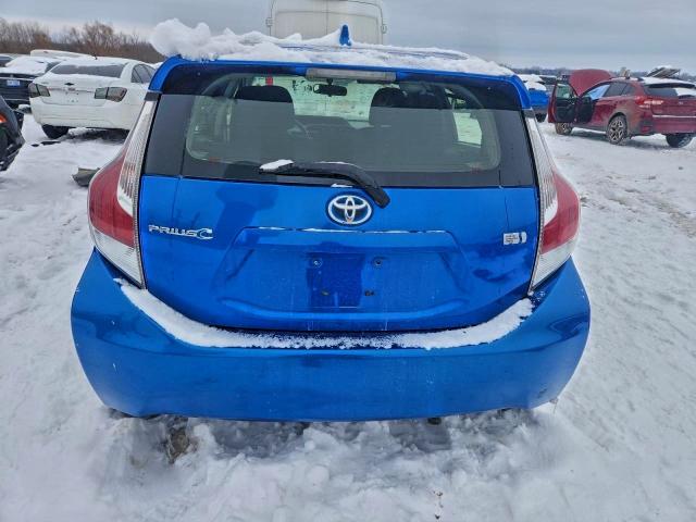 Фото 6 - TOYOTA PRIUS