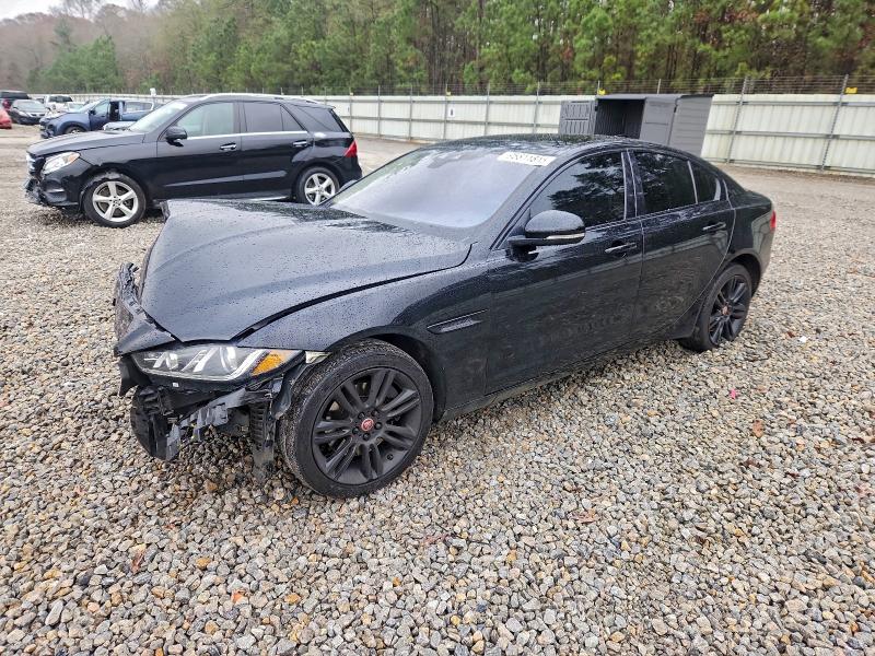 Фото 1 - JAGUAR XE