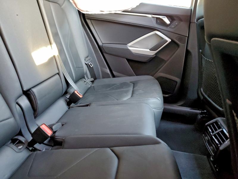 Фото 11 - AUDI Q3