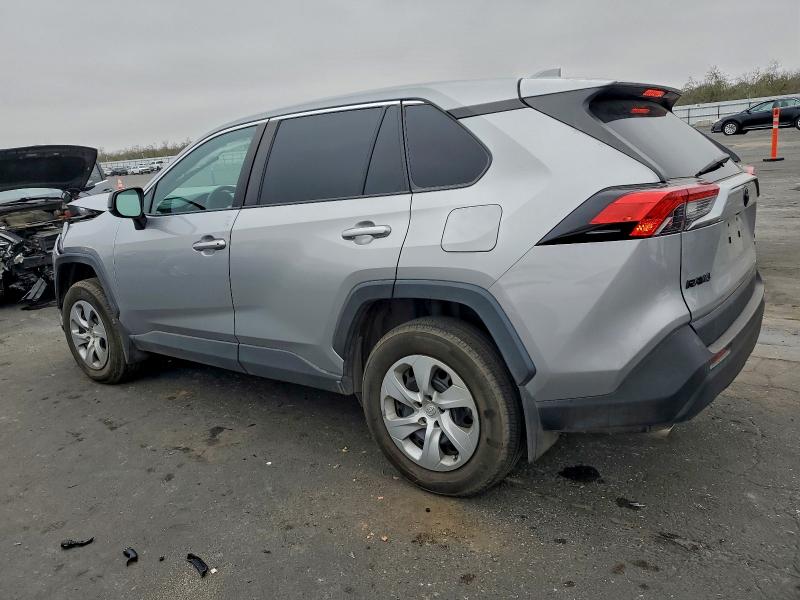 Фото 2 - TOYOTA RAV4