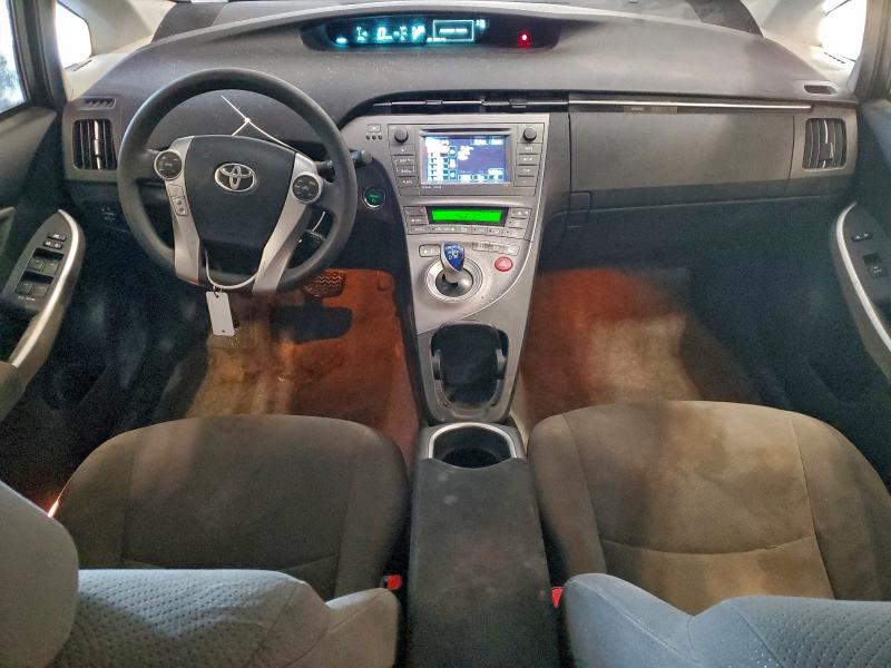 Фото 8 - TOYOTA PRIUS