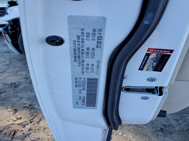 Фото 12 - CHRYSLER 300