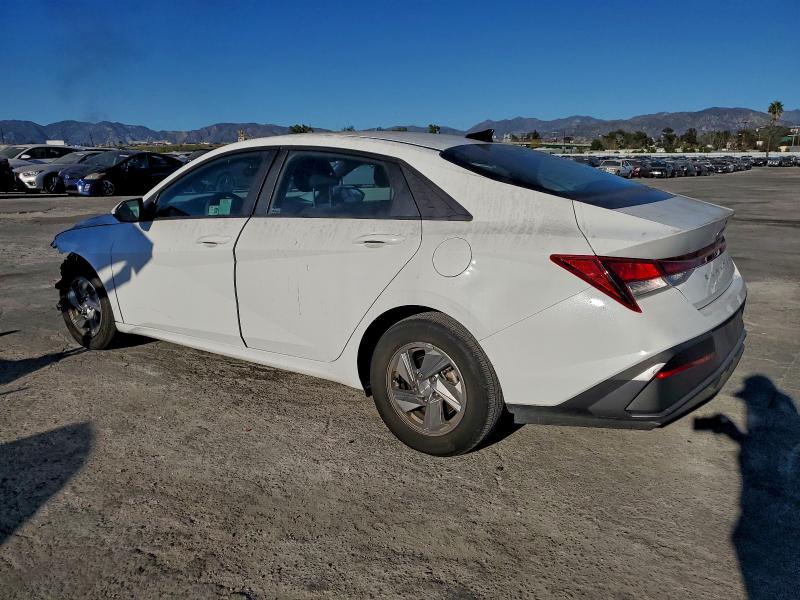 Фото 2 - HYUNDAI ELANTRA