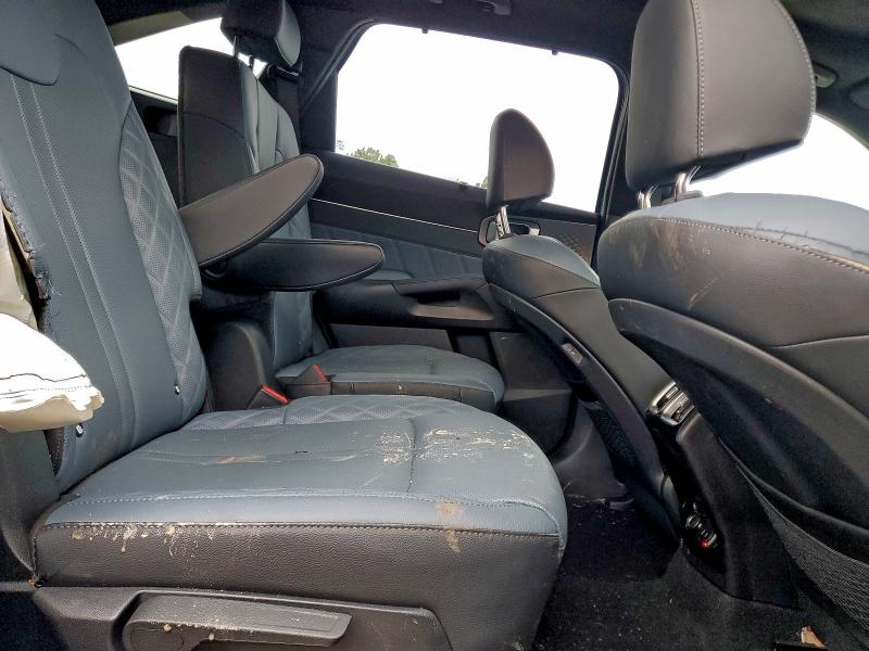 Фото 11 - KIA SORENTO