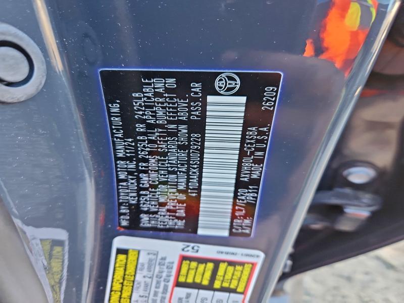 Фото 12 - TOYOTA CAMRY