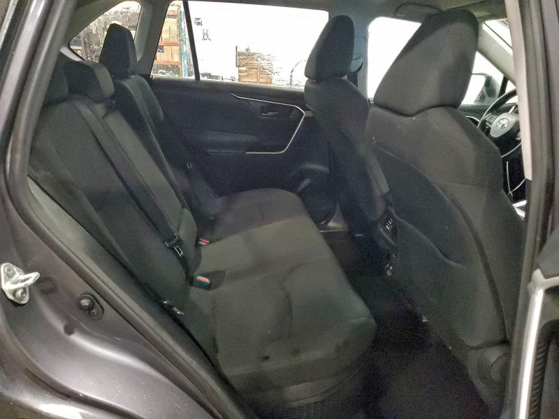 Фото 11 - TOYOTA RAV4