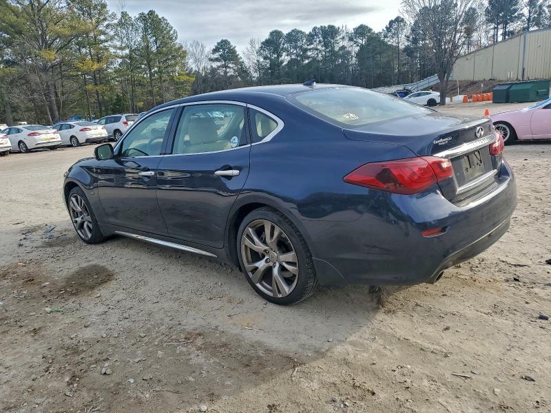 Фото 2 - INFINITI Q70