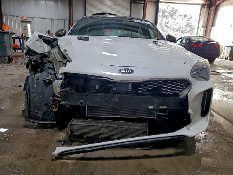 Фото 5 - KIA STINGER