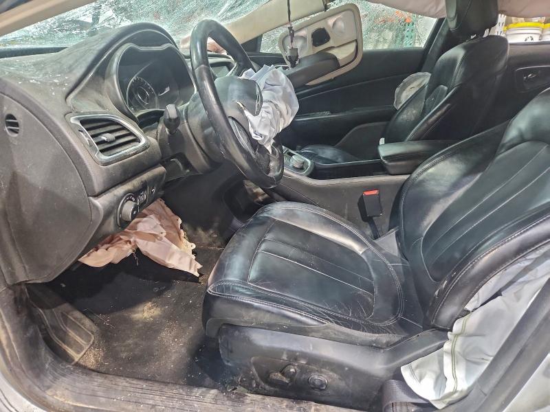 Фото 7 - CHRYSLER 200