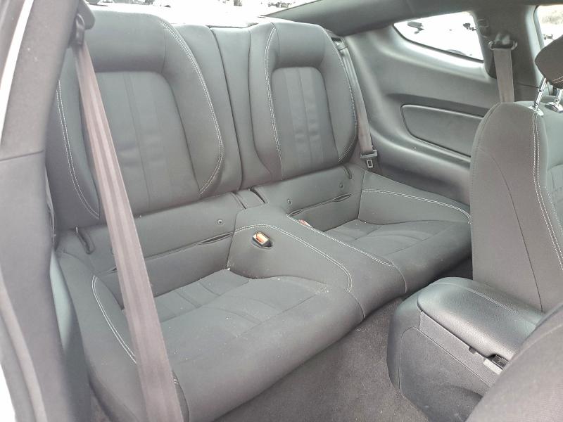 Фото 10 - FORD MUSTANG