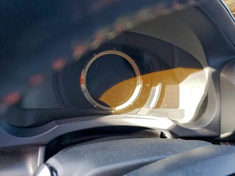 Фото 9 - LEXUS IS