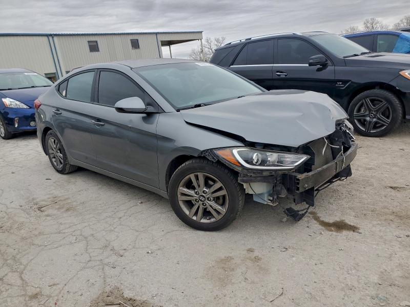 Фото 4 - HYUNDAI ELANTRA