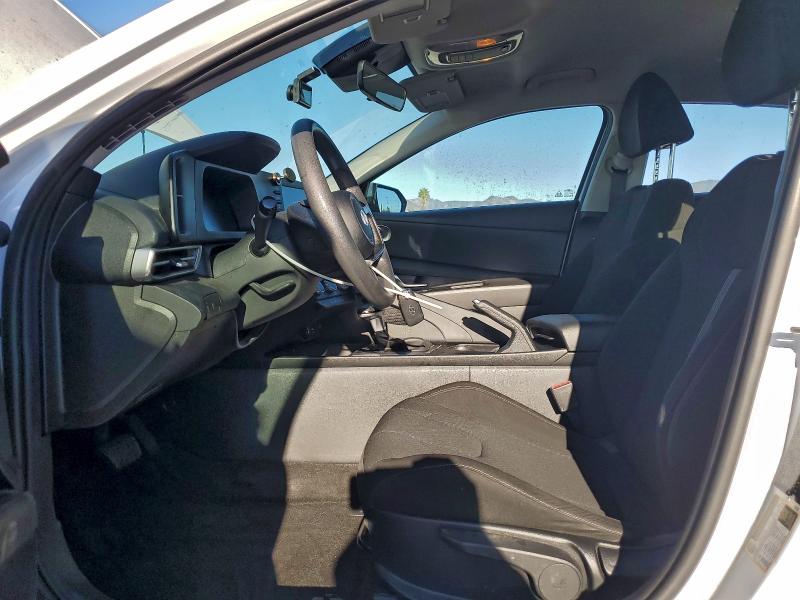 Фото 7 - HYUNDAI ELANTRA