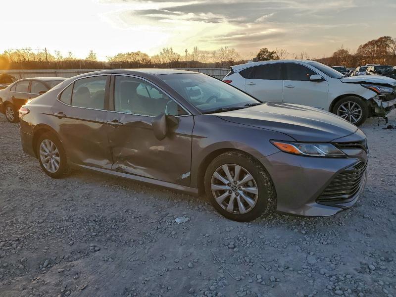 Фото 4 - TOYOTA CAMRY