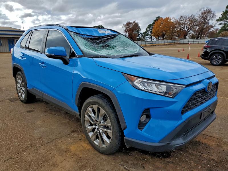 Фото 4 - TOYOTA RAV4