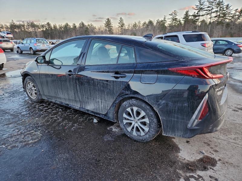 Фото 2 - TOYOTA PRIUS
