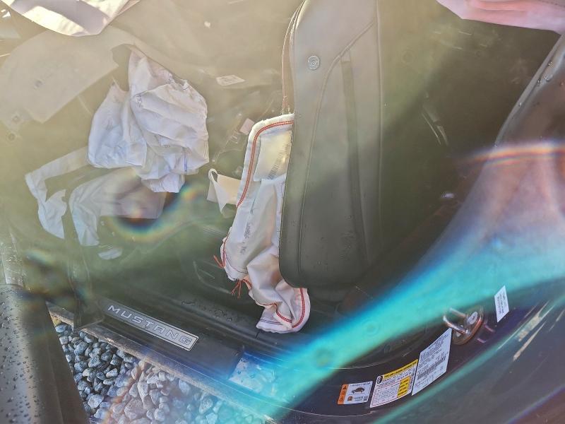 Фото 7 - FORD MUSTANG