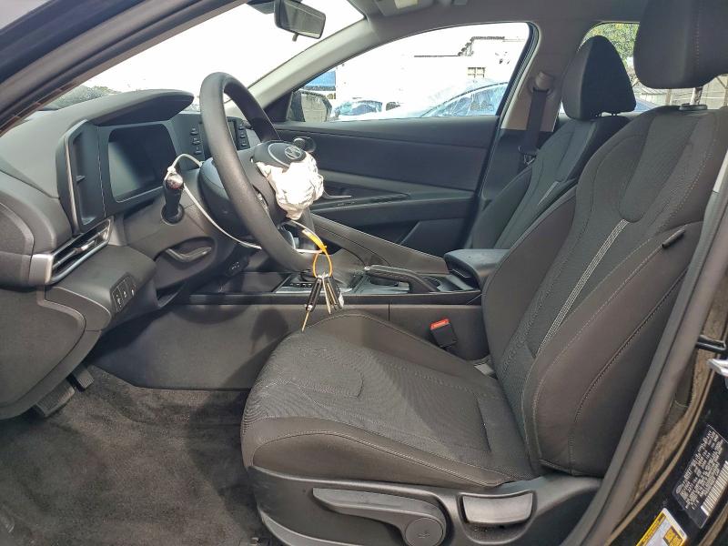 Фото 7 - HYUNDAI ELANTRA