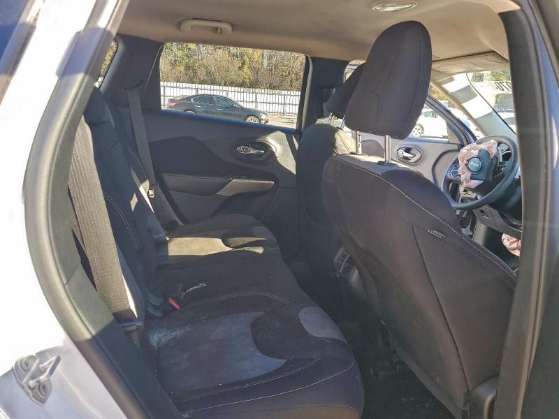 Фото 10 - JEEP GRAND CHER