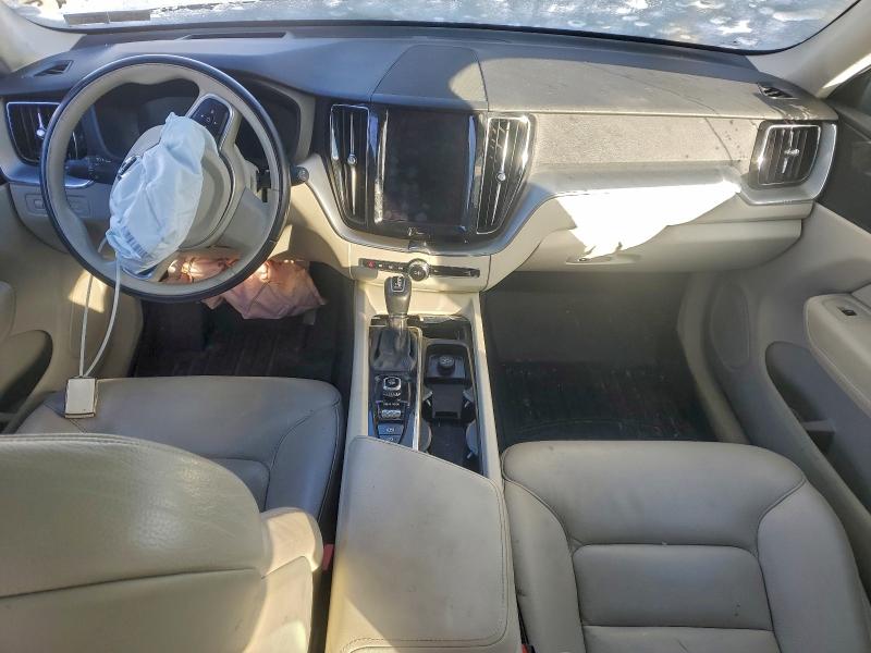 Фото 8 - VOLVO XC60