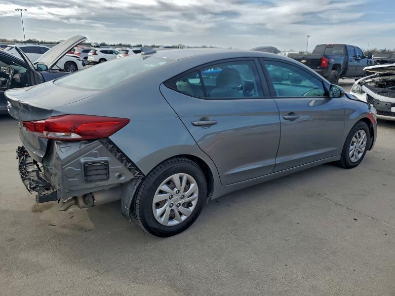 Фото 3 - HYUNDAI ELANTRA