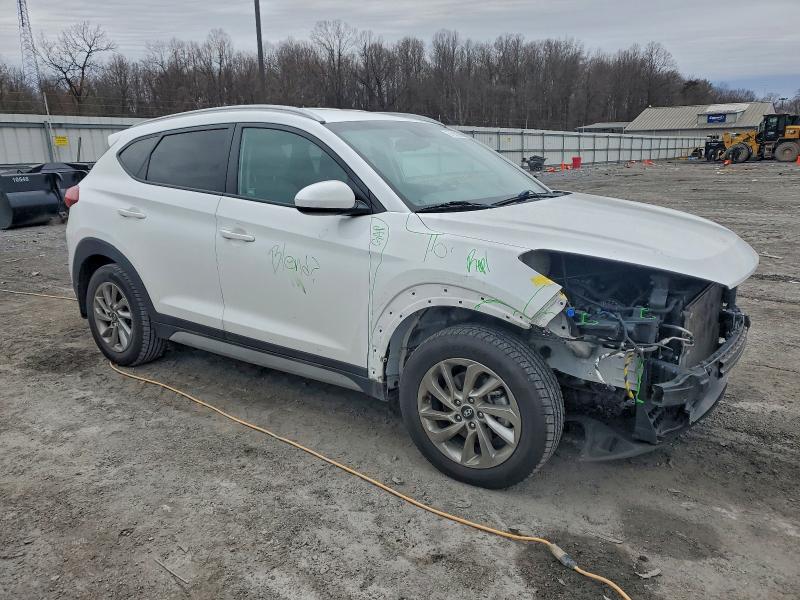 Фото 4 - HYUNDAI TUCSON