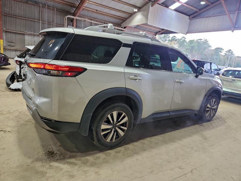 Фото 3 - NISSAN PATHFINDER