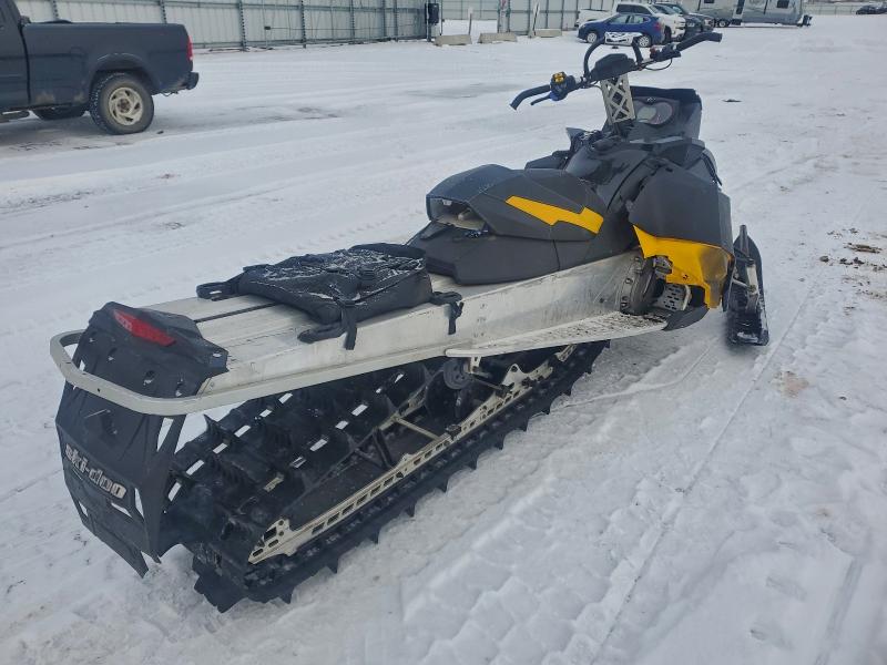 SKI-DOO SNOWMOBILE 2012