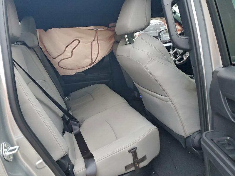 Фото 10 - TOYOTA TACOMA