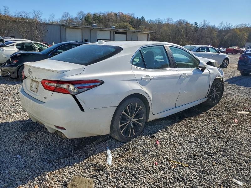 Фото 3 - TOYOTA CAMRY