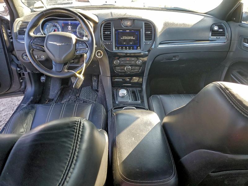 Фото 8 - CHRYSLER 300