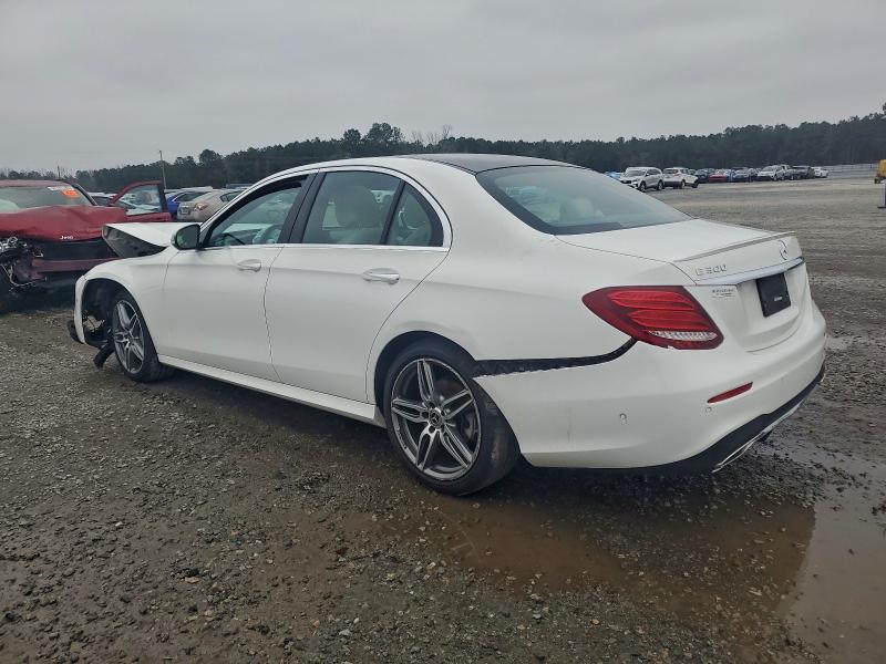 Фото 2 - MERCEDES-BENZ E-CLASS