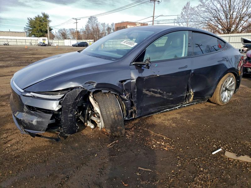 Фото 1 - TESLA MODEL Y