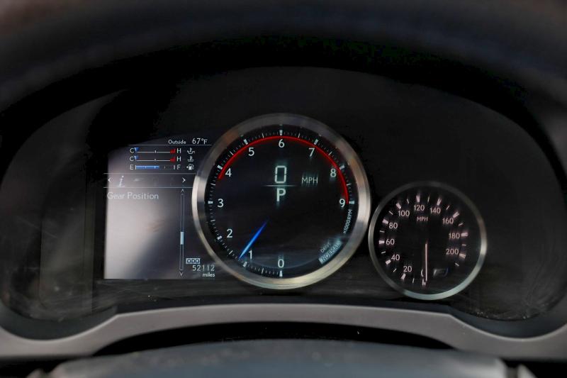 Фото 8 - LEXUS RC